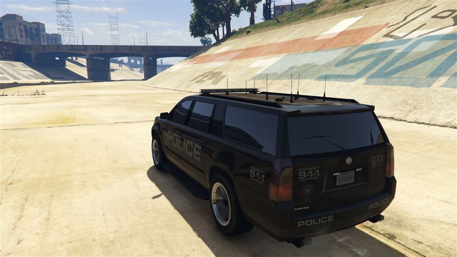 Declasse Police Granger GLX — rear