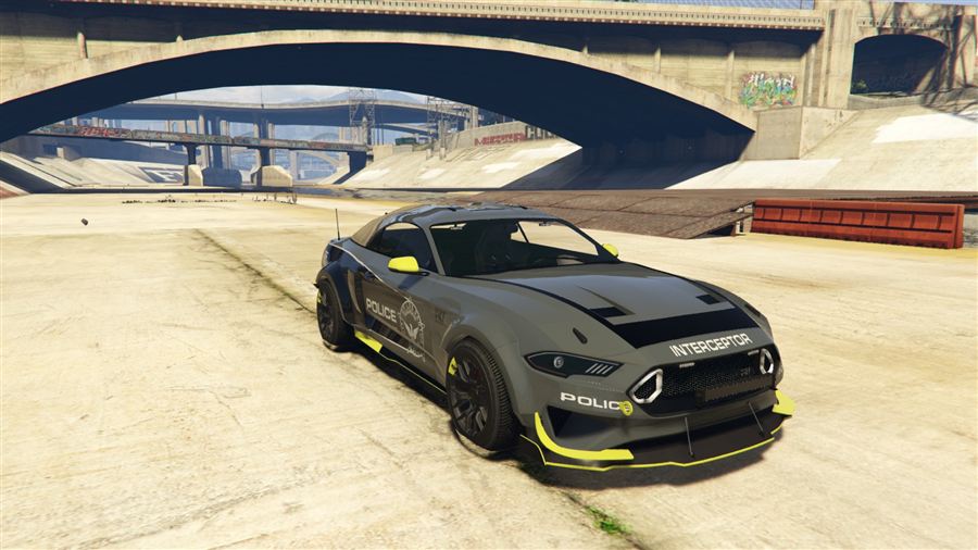 Vapid Police Dominator — front