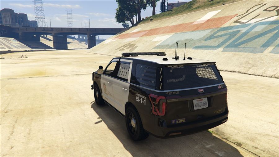 Vapid Police Aleutien — rear