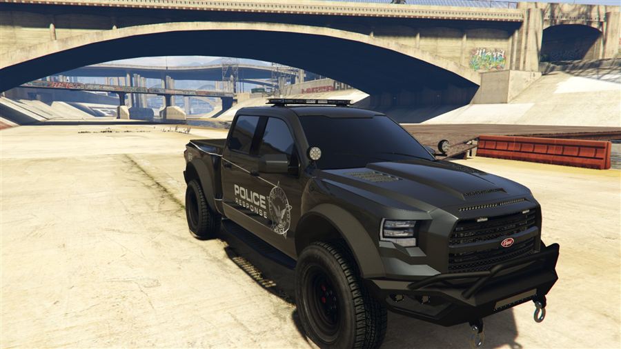 Vapid Police Caracara — front