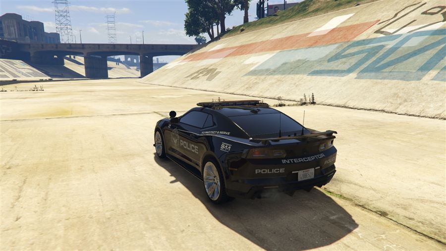 Declasse Police Vigero — front